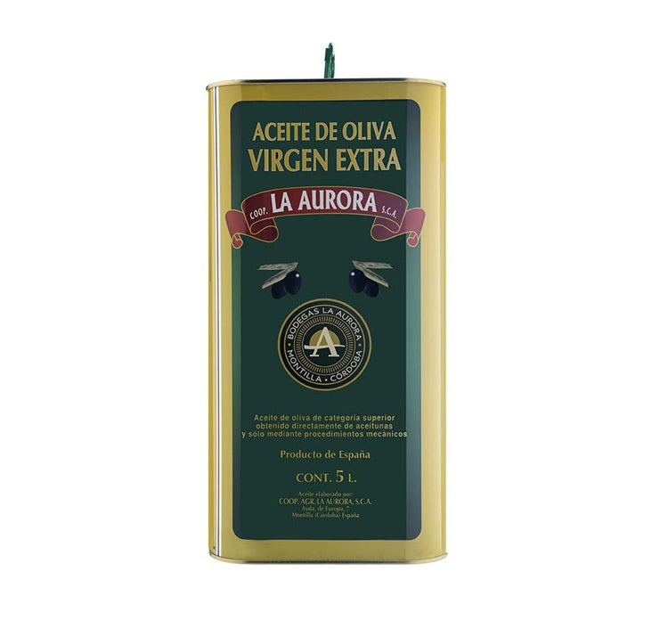 Lata metálica de 5 litros de Aceite de Oliva Virgen Extra (AOVE) La Aurora. La lata es de color verde oscuro y amarillo dorado, con un asa superior verde y la etiqueta "LA AURORA" en una cinta roja.